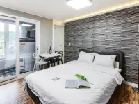 Geojedo Modern 239 Pension Hotels near Maengjongjuk Theme Park