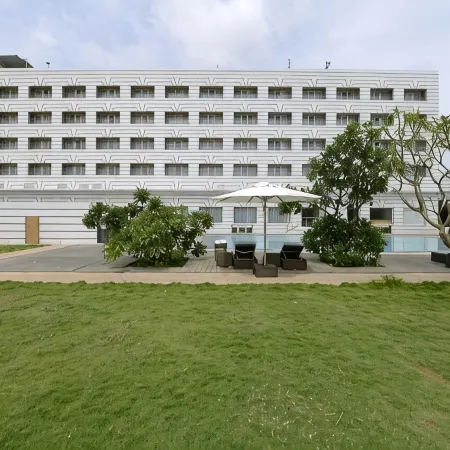 Hotel Naveen Lakeside