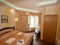 Owl Hotel berhampiran Stesen Vykhino