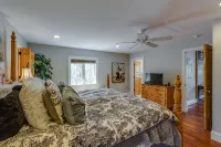 ONCE UPON A STREAM- Storybook cottage on stream, perfect for family gatherings. - gimnasio
