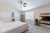 Gilbert AZ 4Br Vacation Home Remodeled Garage - 4-Star