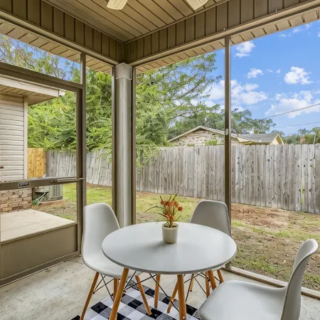 Lovely Town-home in Pensacola -