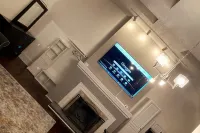 Renovated Peaceful Luxury Walk to Mall Park Publix - 4-Star
