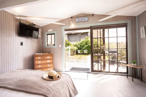 A Fantastic Location"Just a short walk down the footpath opposite to the Beach" - Chalets