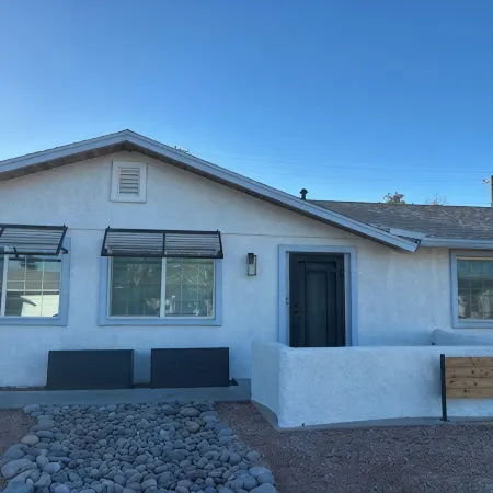 3-bedroom bungalow with pool and hot tub