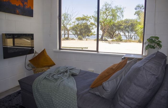 Lake Bonney Views - Cabin Retreat