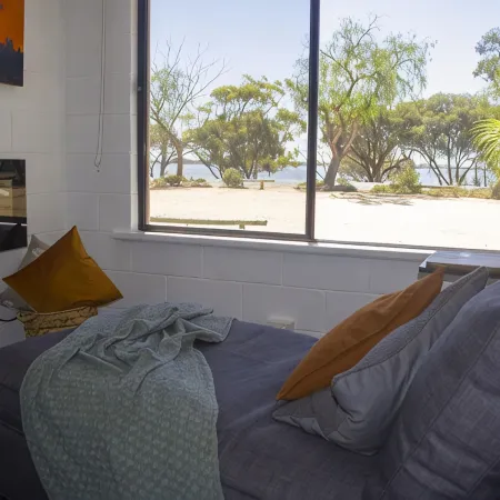 Lake Bonney Views - Cabin Retreat