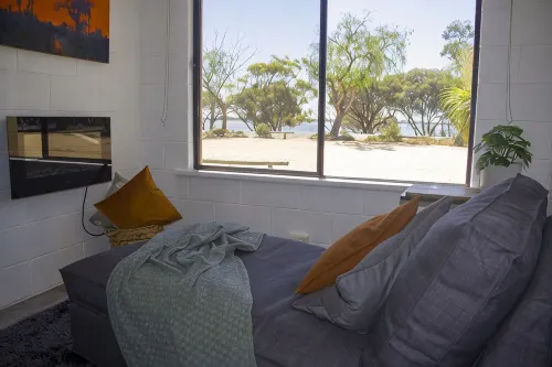 Lake Bonney Views - Cabin Retreat
