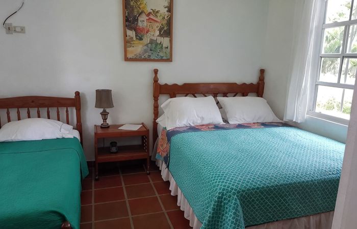 Private villa apartment with pool and within 15 minute walk to 3 beaches.