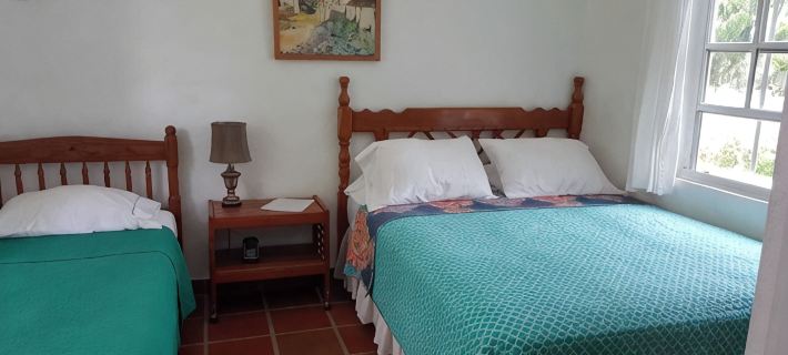 Private villa apartment with pool and within 15 minute walk to 3 beaches. Hotels in Tobago