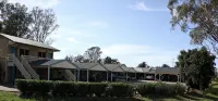 Kilcoy Gardens Motel - parking