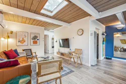 Designer Home Near Stanford/Tech Hub+AC/Gym/Office/BBQ/Parking. 2 Bed/1 Bath. - Wi-Fi