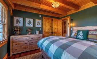 Stunning 3 Br Timber Frame Ski Retreat on 6 Acres