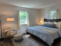 Oscoda Lake House : waterfront, 4 beds