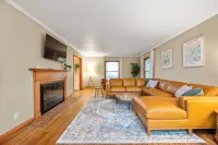 The University House King Beds+Fast WIFI+W/D - Boutique