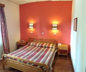 New Helvetia Historic Hotel - parking
