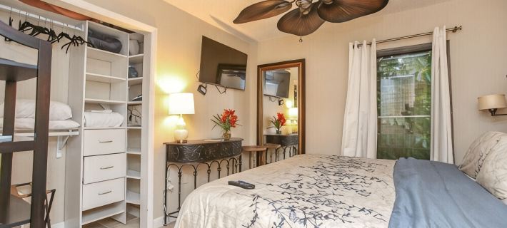 Beachfront Villa on Serene Gulf of Mexico Hotels in Longboat Key