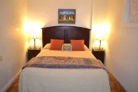 Posada Haus, Rustic Wundercove Cottages -Access to Shared Pool and River - Wi-Fi