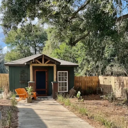 Modern Farm House Pensacola, FlCentrally located in the heart of Pensacola