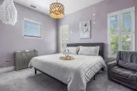 4Br/3.5BA w/Pool! Walk to Downtown & Beach! Perfect Location! Chateau de La Mar
