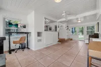 Charming 3/2 Midtown Home. Minutes from FSU. Fenced Backyard. Pet-Friendly. - 4-Star