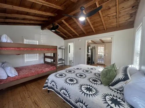 That Dam Cabin - Outdoor Living - Hot Tub, 65” TV, & Blackstone Griddle! - Chalets