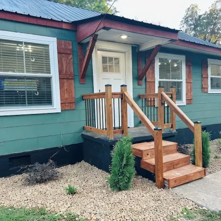 Historic 1940's Cottage Near Tim's Ford Lake & Town Square Fully Remodeled