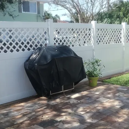 1ST STREET RETREAT UPDATED DOG FRIENDLY APARTMENT WITH FENCED IN YARD!!