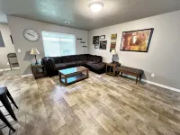 Juniper Townhouse #2 - Homestays