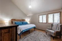 Walk to Food/Shops and Sharc, 10 Passes, A/C, 3 King Beds, Pool Table - piscina