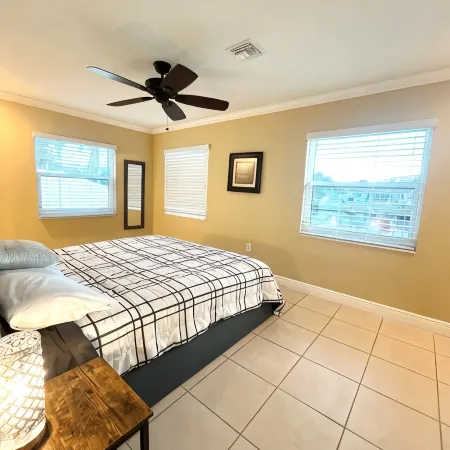 Heated Pool and Spa-3B/2B Waterfront on Canal close to the Beach