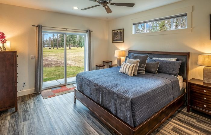 Fairway Retreat with Hot Tub on the Golf Course