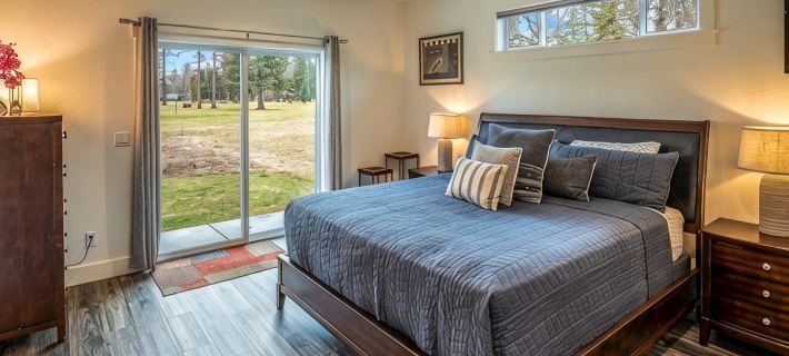 Fairway Retreat with Hot Tub on the Golf Course Hotele w: Bonner County