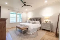 Gorgeous Home so close to Downtown Auburn and Auburn University!! - Boutique