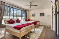 Adora's Place - Signature Room - Villas