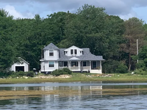 Oceanfront, Exceptional Lighthouse Views, Private & Short Walk to Restaurants - 4-Star