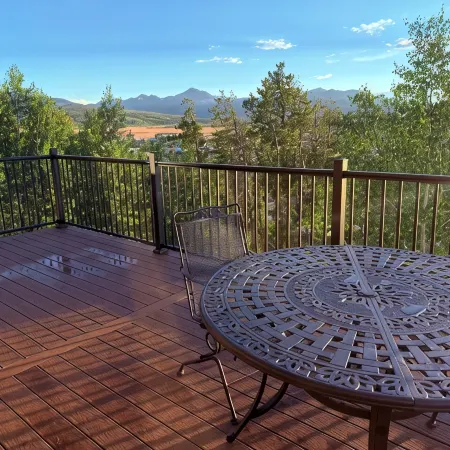 Epic Sunset Deck, Panoramic Mountain View’s. Ski, Hike, Bike, & Fish Winter Park