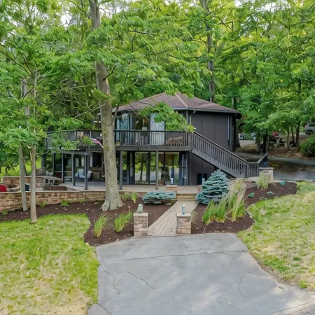 Walk to Bedford Springs from the "Round House" with an Amazing Golf Course View!