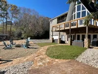 The Chalet on Lake Wylie, 5000 sq ft, Sleeps16, Pet Friendly, Close to Charlotte - 4-Star