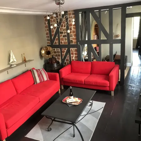 Appartement Typique de 54 m², Plein Centre au Calme