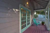 Little House, Cute, Cozy Artist Cottage - 3-Star