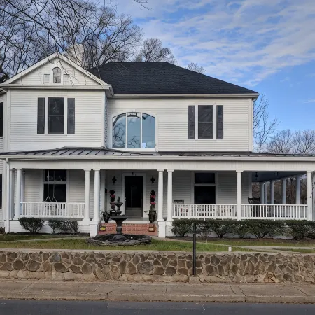 Delightful Victorian home with 6 bedrooms in downtown Fort Mill