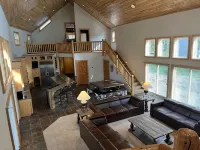 Large home on the UP's best lake! Sleeps 22! Boat to Young's Golf Course! - 4성급