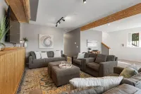 The Jetty House - Hot Tub, Walk to Beach, Sleeps 10, Pets Allowed - 4-Star