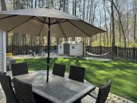 4 bedrooms, Simpsonville, family-friendly, great fenced back yard with fire pit - 2성급
