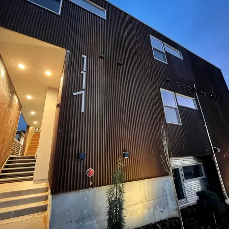 The Mountain View Penthouse in the Heart of Downtown White Salmon, Loft 18