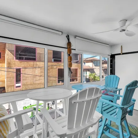 Sandy Cheeks & Barefeet, Gorgeous Interior Gulf Beach Place, Pool, on Beach Side