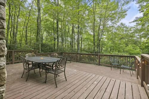 Pet Friendly, Fenced Yard, 3 Bedroom Cabin, Hot Tub, 3 Mi. to Beech Ski Resort! - Chalets