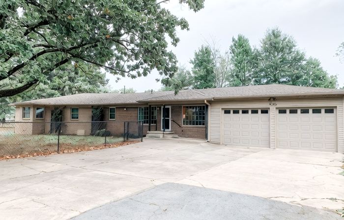 Wonderful Saline County 3-Bed, 4 Bath Off I-30 Lots of Restaurants & Shopping!!!