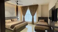 Hotel Vahini Grand - Parkplatz